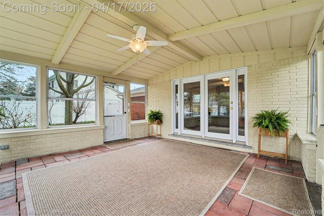 717 Sandstone Drive, Rochester Hills, MI 48309