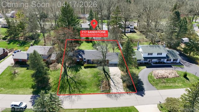 717 Sandstone Drive, Rochester Hills, MI 48309