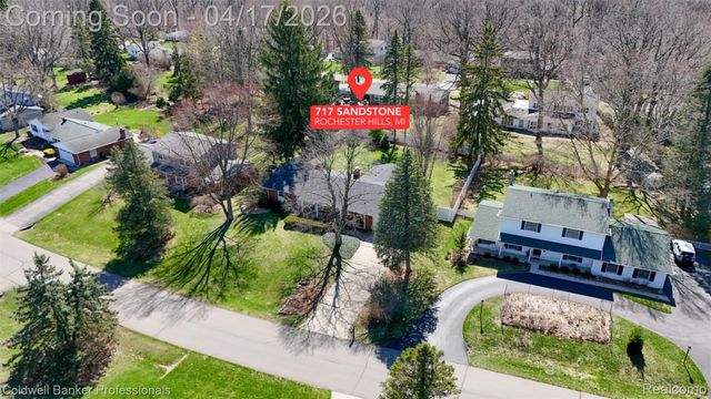 717 Sandstone Drive, Rochester Hills, MI 48309