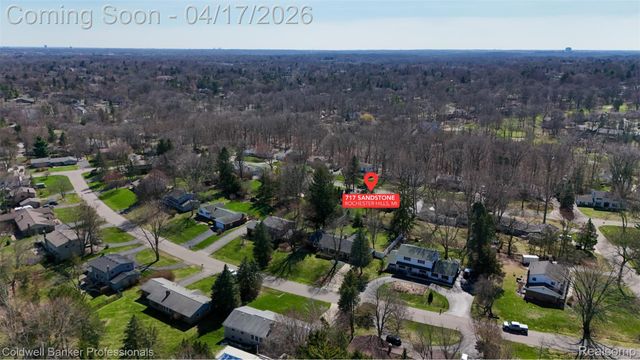 717 Sandstone Drive, Rochester Hills, MI 48309