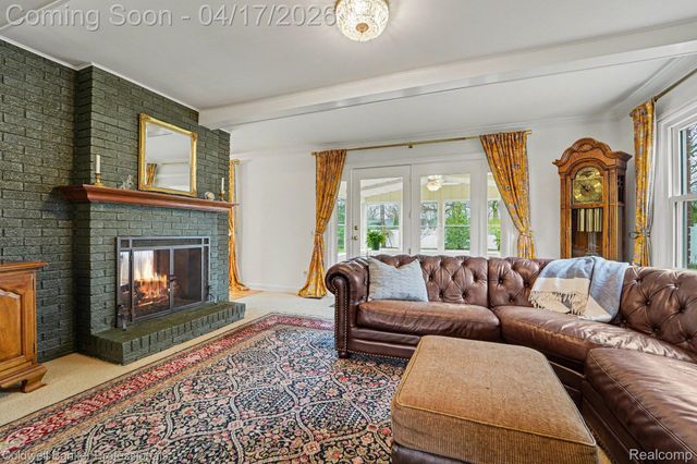 717 Sandstone Drive, Rochester Hills, MI 48309