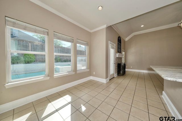 812 Rugby Lane, Whitehouse, TX 75791
