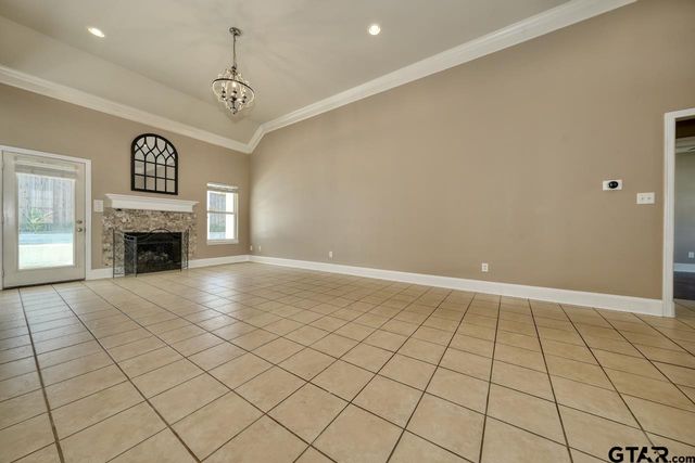812 Rugby Lane, Whitehouse, TX 75791