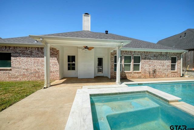812 Rugby Lane, Whitehouse, TX 75791