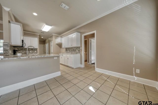 812 Rugby Lane, Whitehouse, TX 75791