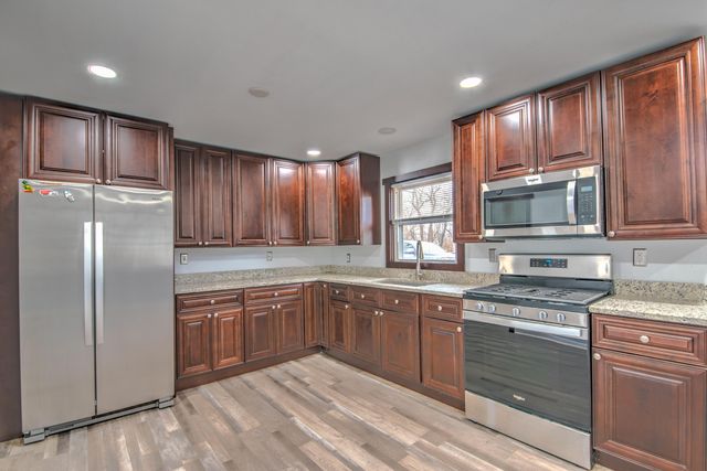 2800 E 73rd Avenue, Merrillville, IN 46410