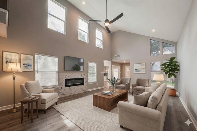 1623 Cherry Ridge Drive, Houston, TX 77077