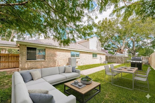 1623 Cherry Ridge Drive, Houston, TX 77077