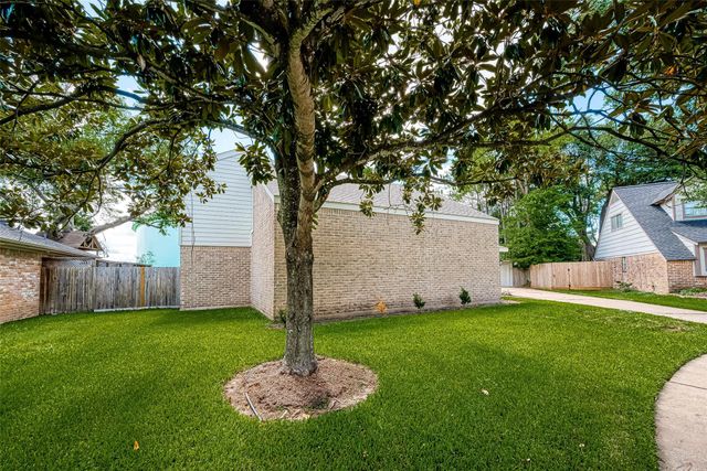 1623 Cherry Ridge Drive, Houston, TX 77077