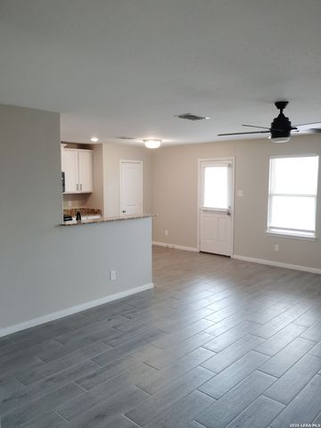 15238 Walcott Rdg, Von Ormy, TX 78073