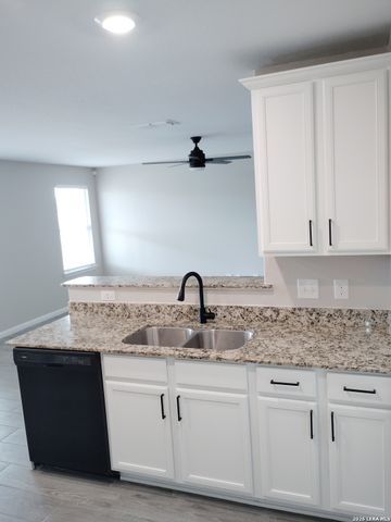 15238 Walcott Rdg, Von Ormy, TX 78073