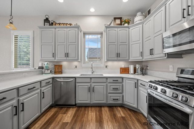 824 WEST DALE BLVD, Cheyenne, WY 82009