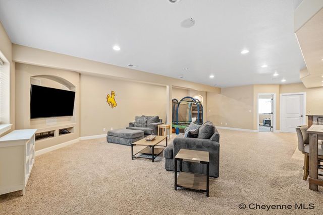 824 WEST DALE BLVD, Cheyenne, WY 82009