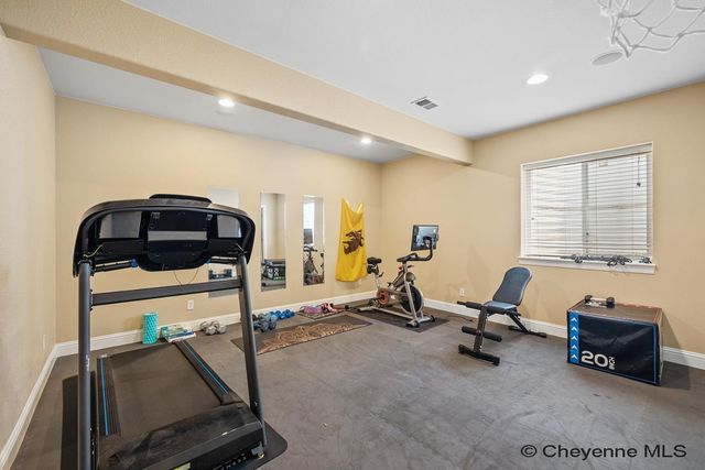 824 WEST DALE BLVD, Cheyenne, WY 82009
