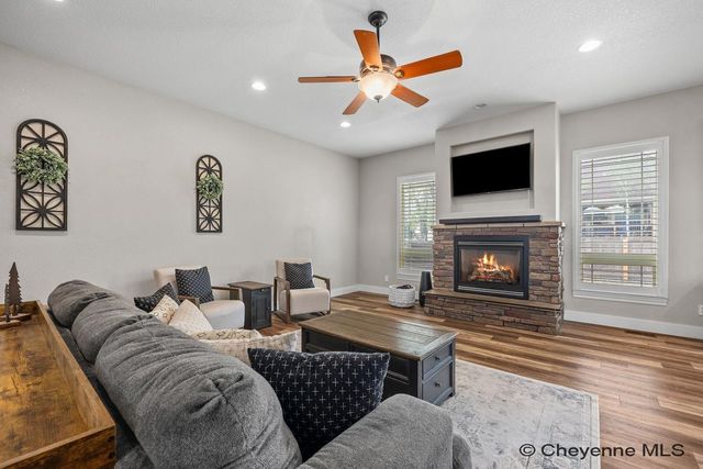 824 WEST DALE BLVD, Cheyenne, WY 82009