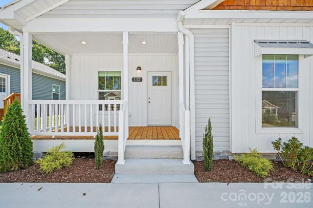 132 Bellamy Road, Asheville, NC 28806