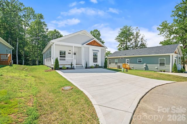 132 Bellamy Road, Asheville, NC 28806