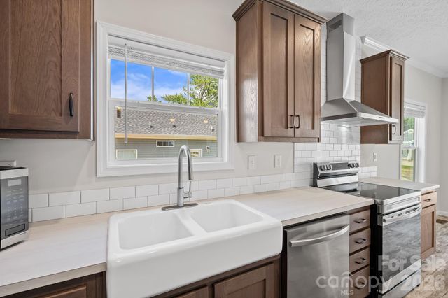132 Bellamy Road, Asheville, NC 28806