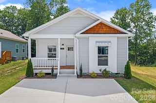 132 Bellamy Road, Asheville, NC 28806