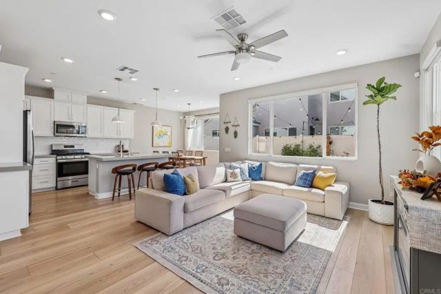 1991 Julie Dawn Place, Escondido, CA 92026