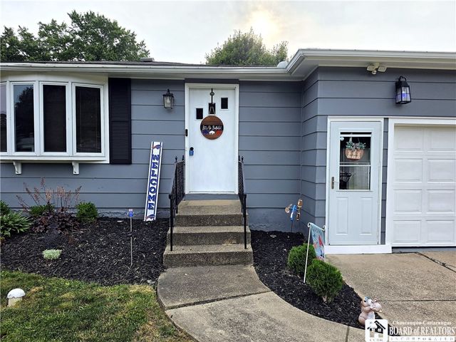4374 Robin Lane, Hamburg, NY 14075