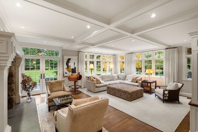 14 Greylock Road, Wellesley, MA 02481