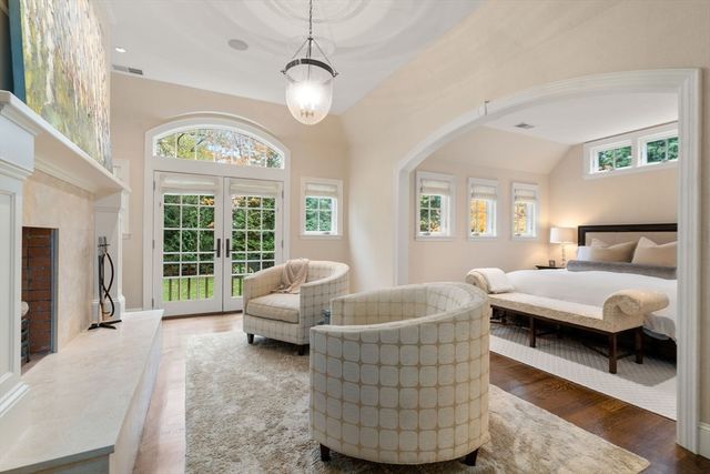 14 Greylock Road, Wellesley, MA 02481