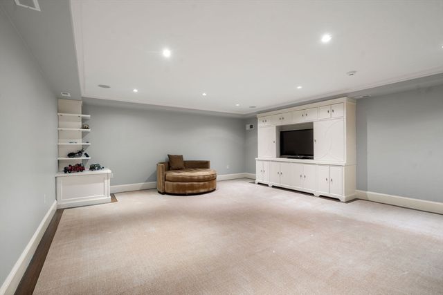 14 Greylock Road, Wellesley, MA 02481