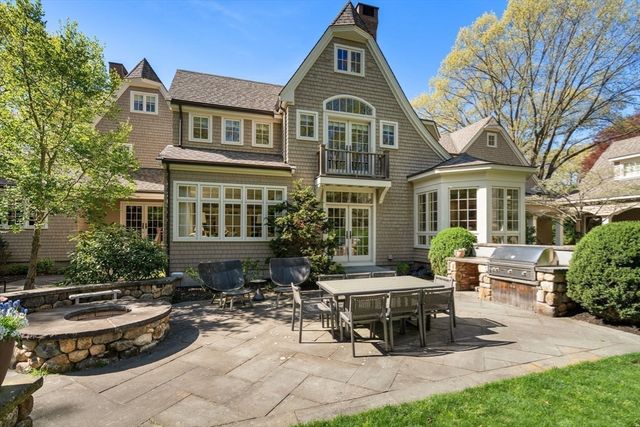 14 Greylock Road, Wellesley, MA 02481