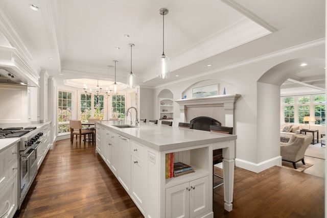 14 Greylock Road, Wellesley, MA 02481