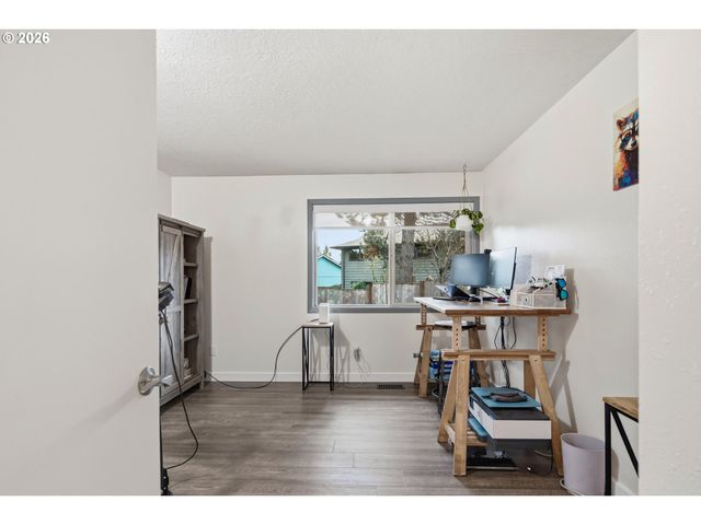 9400 Sw DOWNING Dr, Beaverton, OR 97008