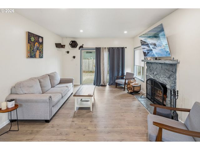 9400 Sw DOWNING Dr, Beaverton, OR 97008