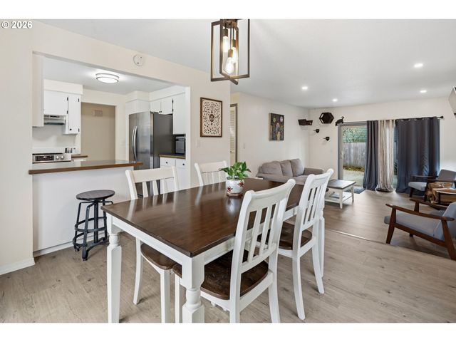 9400 Sw DOWNING Dr, Beaverton, OR 97008