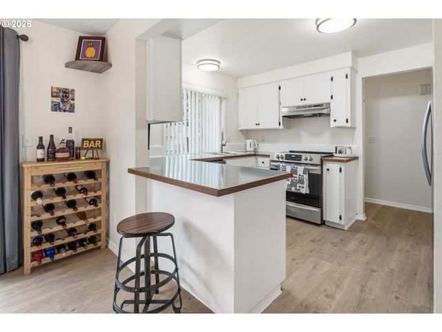 9400 Sw DOWNING Dr, Beaverton, OR 97008