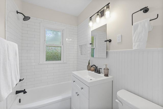 4257 Ewing Avenue N, Robbinsdale, MN 55422