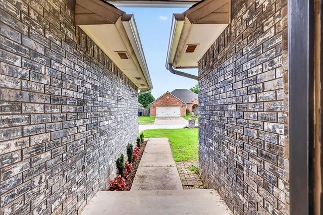 15616 Sandstone Terrace, Oklahoma City, OK 73170