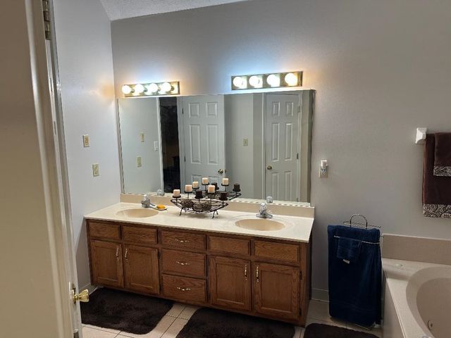 4124 MEADOW FIELD LN, Bartlett, TN 38135