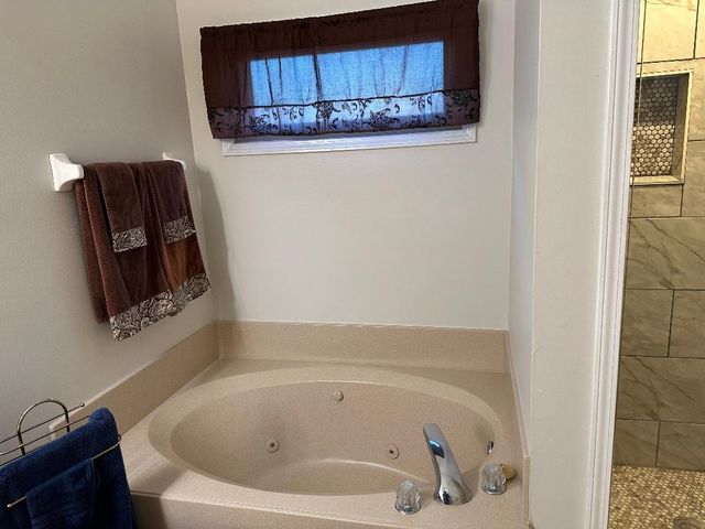 4124 MEADOW FIELD LN, Bartlett, TN 38135