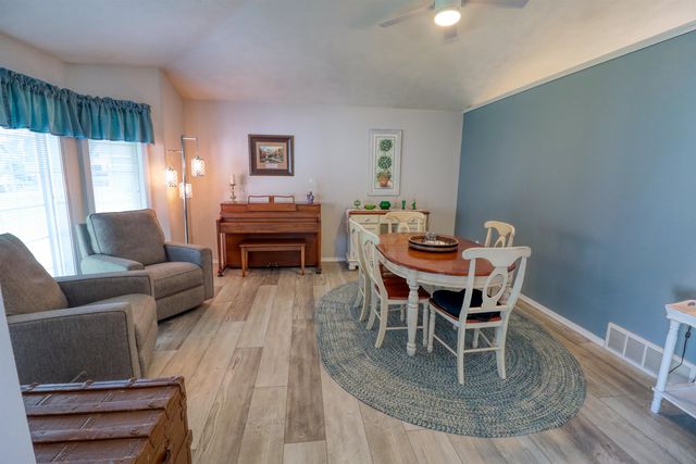 15323 N Gleneden St, Spokane, WA 99208