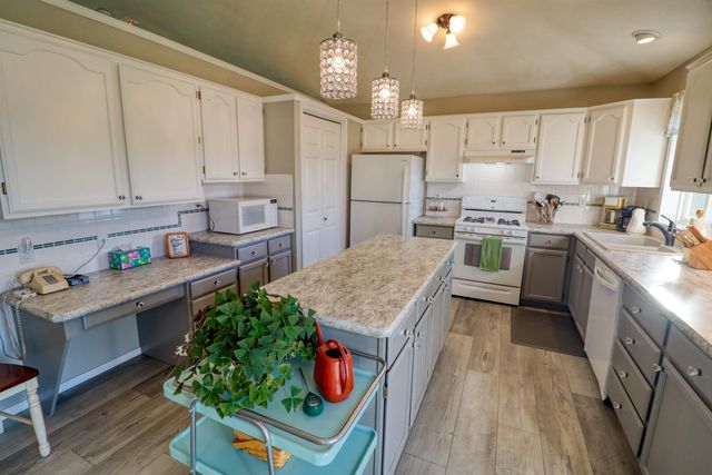 15323 N Gleneden St, Spokane, WA 99208