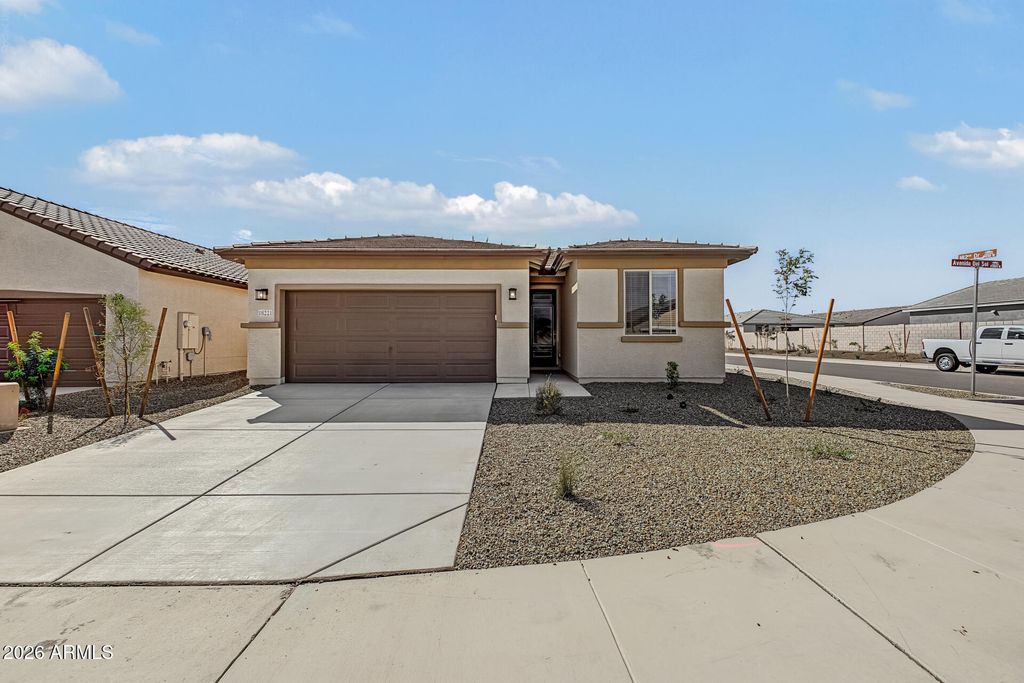 18221 W AVENIDA DEL SOL Drive, Surprise, AZ 85387 — photo 3