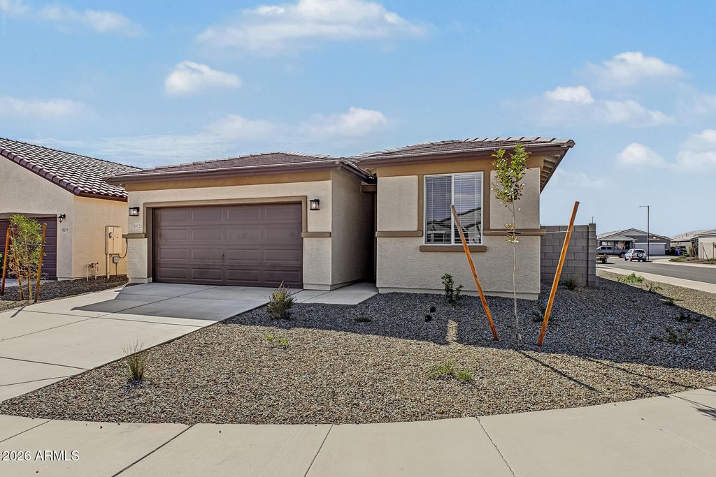 18221 W AVENIDA DEL SOL Drive, Surprise, AZ 85387 — photo 4