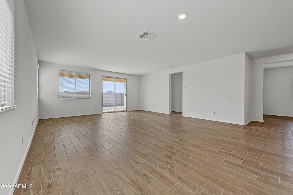 18221 W AVENIDA DEL SOL Drive, Surprise, AZ 85387 — photo 5