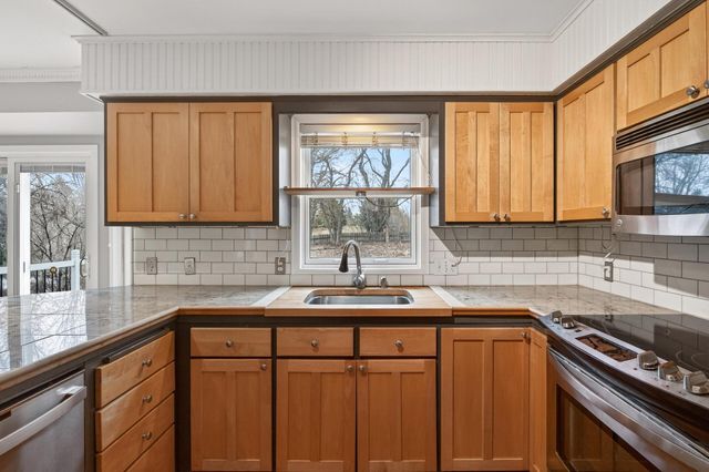 15970 22nd Place N, Plymouth, MN 55447