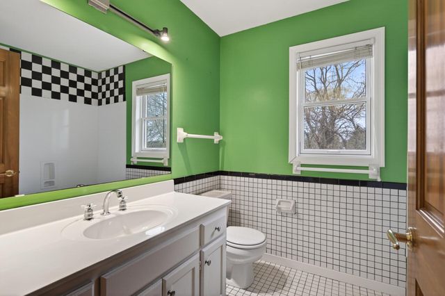 15970 22nd Place N, Plymouth, MN 55447