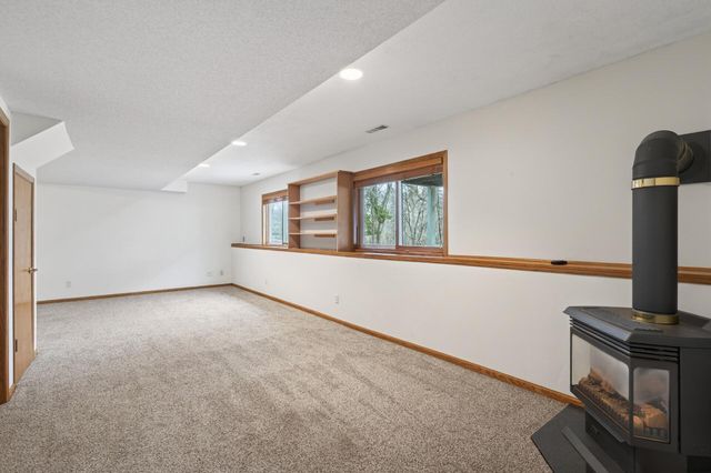 15970 22nd Place N, Plymouth, MN 55447