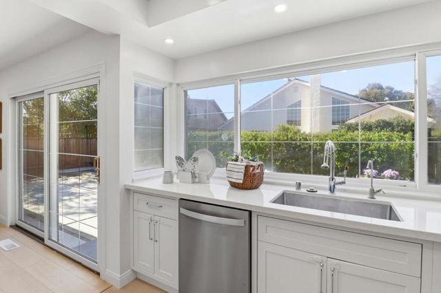 516 Cringle Drive, Redwood City, CA 94065