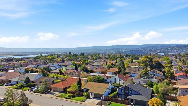 516 Cringle Drive, Redwood City, CA 94065