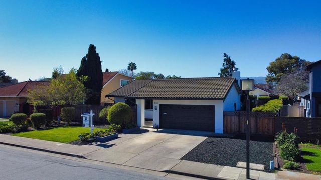 516 Cringle Drive, Redwood City, CA 94065