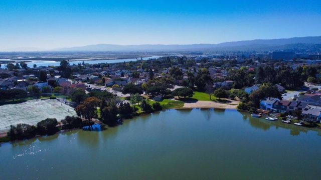 516 Cringle Drive, Redwood City, CA 94065